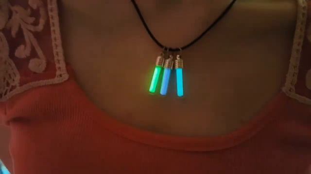 Кулон "MAGIC LIGHT", светящийся в темноте смотреть онлайн