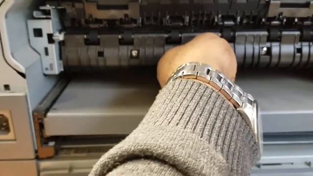 Maintenence Kit Replacement on a HP Laserjet 5200 смотреть онлайн