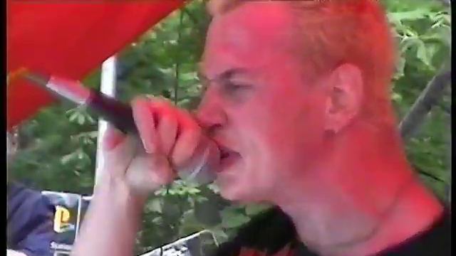 Тараканы - Тупая Свинья, 24 06 2000г смотреть онлайн