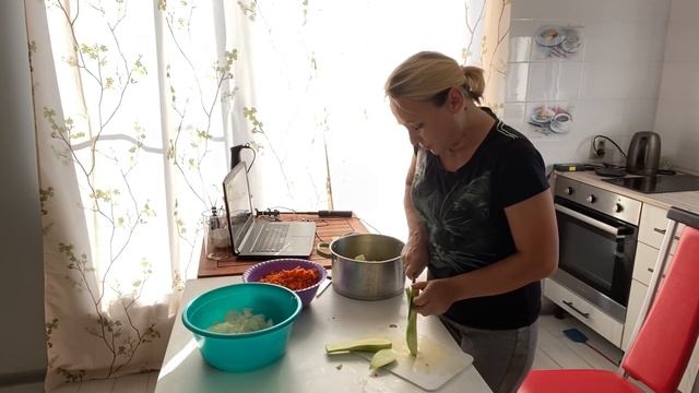 О работе на юге, местных жителях. Икра кабачковая. Покупка для дома. Отвечаю на комментарии. смотреть онлайн