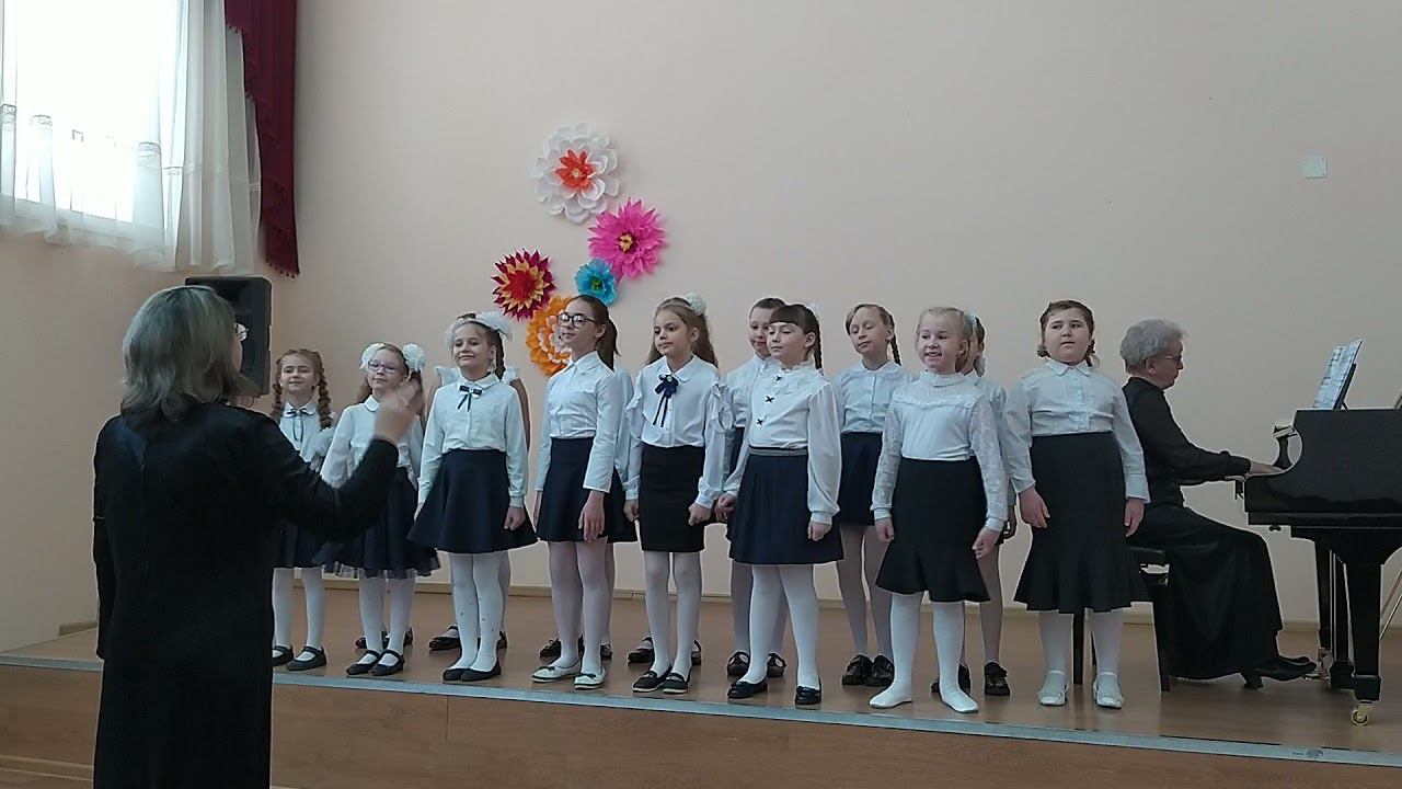 Младший общешкольный хор "Звуки радуги" (хормейстер Николайзен Оксана Сергеевна) смотреть онлайн