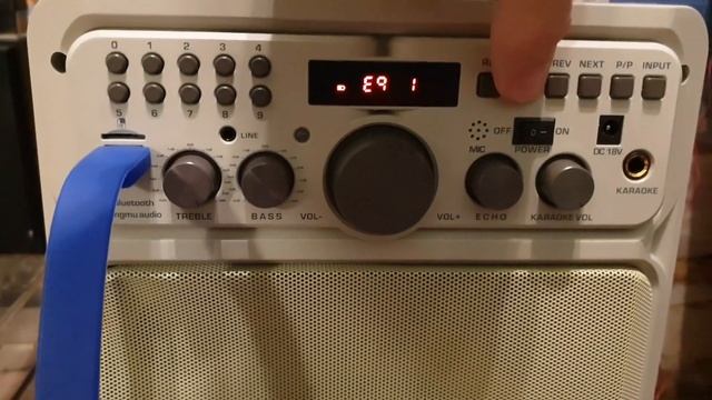 Комбоусилитель караоке SongMu Audio. Замена батареи смотреть онлайн