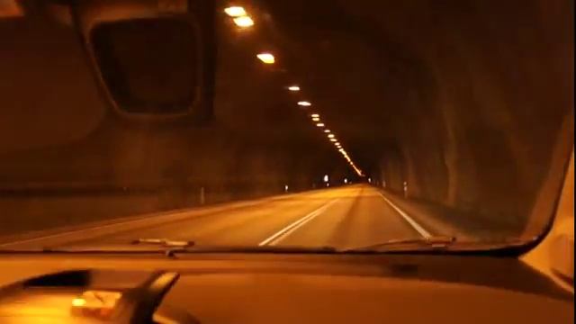 Дорога в Гриндавик Подводный туннель смотреть онлайн