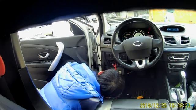 20181226 Renault Fluence (EV) PTC Heater Installation Time Laps Video смотреть онлайн