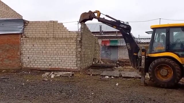 Г  Ижевск, ул  Воткинское шоссе. Демонтаж 5 гаражей.