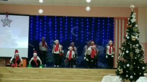 Очень классный новогодний танец.