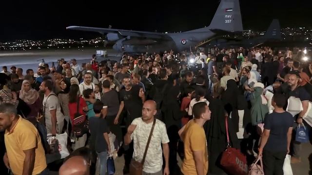 Триумф антифашизма, Предателей нет, Позорные столбы__ Галопом по Европам #937 смотреть онлайн