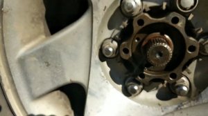 Как подтянуть передней ступицы подшипник на Мицубиси Монтеро Спорт