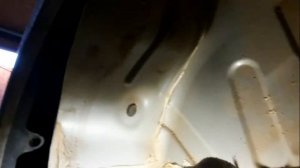 Рено Меган. Замена замка лючка бензобака