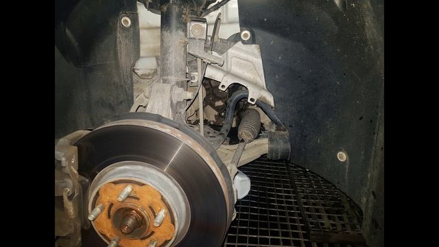 Wymiana oleju w manualnej skrzyni biegów Ford Mondeo mk5 смотреть онлайн