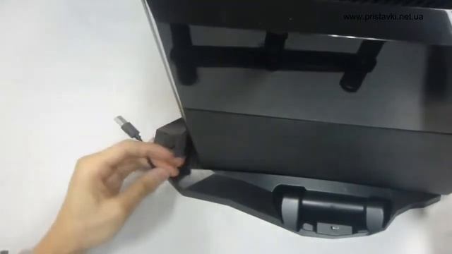 Подставка для Sony PlayStation 4 с зарядкой для джойстиков и охлаждением консоли (P04) смотреть онлайн