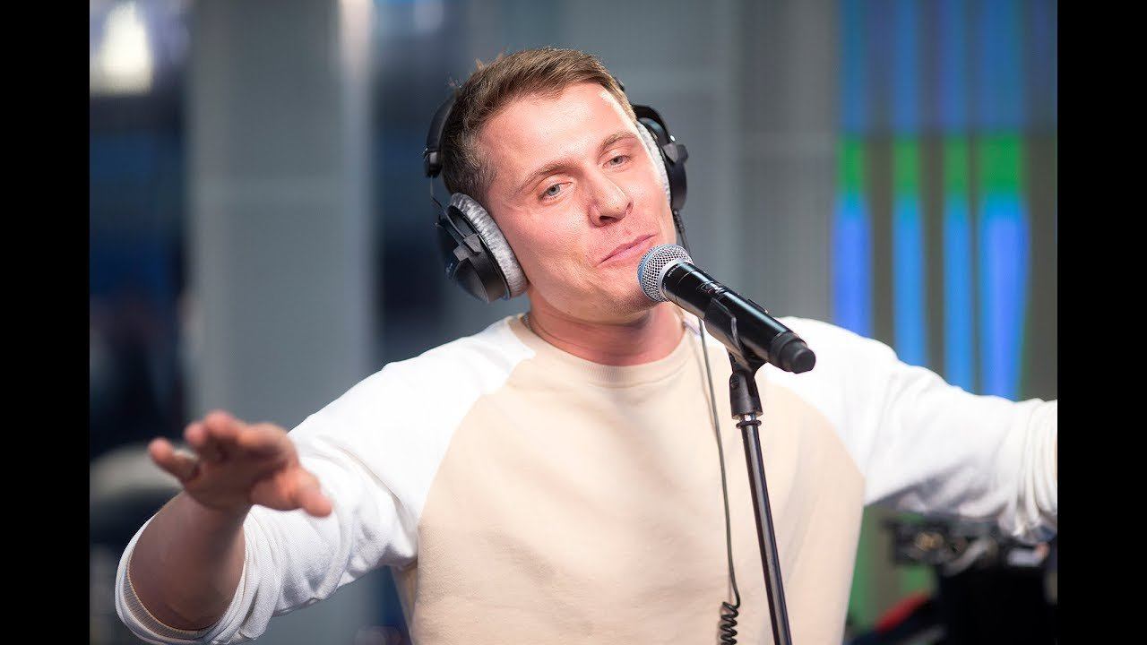 Алекс Малиновский - Я Тебя Не Отдам (LIVE @ Авторадио) смотреть онлайн