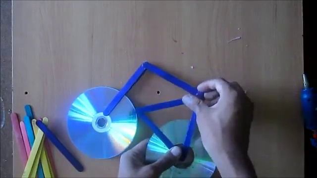 Bicicleta Reciclada rapidamente смотреть онлайн