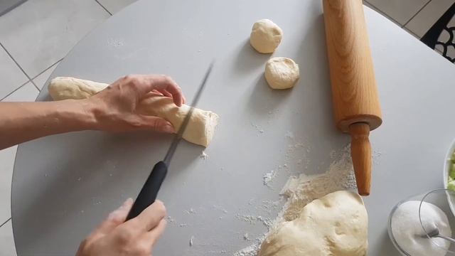 Пирожки с ревенем. Rahbarbertaschen. смотреть онлайн