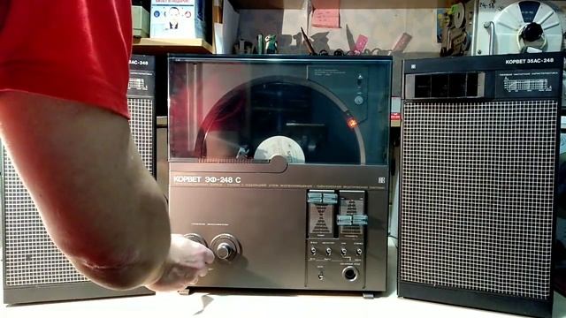 Электрофон Корвет ЭФ-247С в комплекте с акустикой Turntable Korvet EF-248S смотреть онлайн