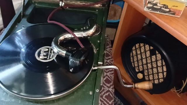 Улыбка (танго; Юрий Шахнов и ансамбль) 1948 смотреть онлайн