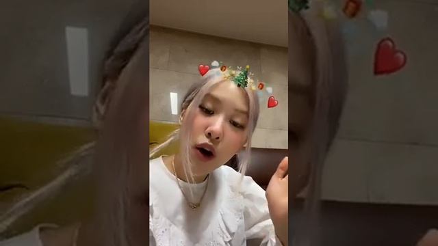 ROSÉ Christmas IG Live With Hank || Rosé Christmas special full instagram Live Eng Sub смотреть онлайн