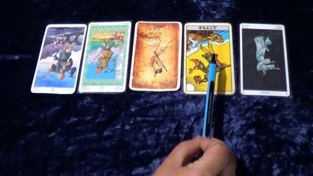 ЧТО ОБОЗНАЧАЕТ В РАСКЛАДЕ ШУТ В ПЕРЕВЕРНУТОМ ПОЛОЖЕНИИ. ГАДАТЬ ПРОСТО смотреть онлайн