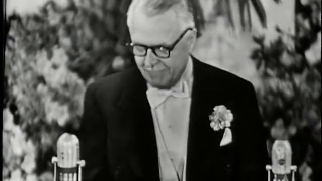Harold Lloyd receiving an Honorary Oscar® смотреть онлайн