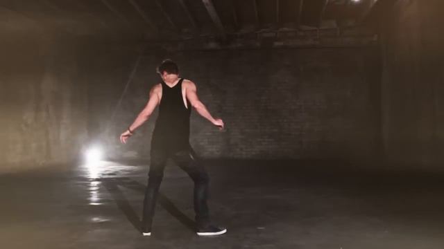 Robert Hoffman does the Sexiest dance ever! смотреть онлайн