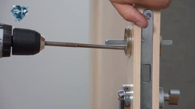 УСТАНОВКА ДВЕРНЫХ РУЧЕК LINE И НАКЛАДОК CYLINDER ET URB CP-8 ARMADILLO URBAN