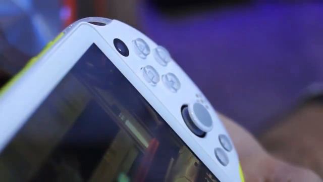 PS Vita 1000 Vs PS Vita 2000 (SLIM)