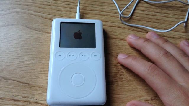 Retro Review! 2003 iPod Classic 3rd Generation смотреть онлайн