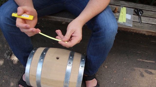Как окуривать (дезинфицировать) бочку серой? | How to disinfect a barrel of sulfur | Бондарная лавк смотреть онлайн