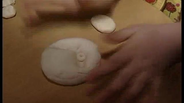 лепим из соленого теста кота.mp4 смотреть онлайн