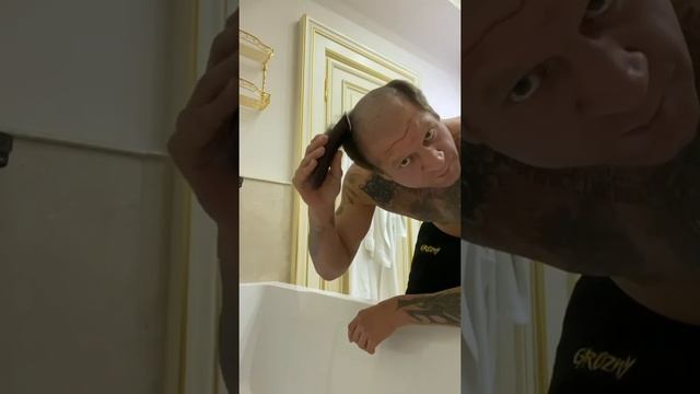 АЛЕКСАНДР ЕМЕЛЬЯНЕНКО - ЛЫСЫМ Я НЕ БУДУ смотреть онлайн