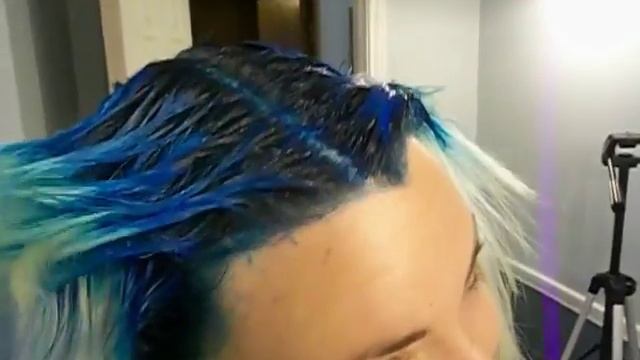 Dying My Hair Blue Gradient. смотреть онлайн