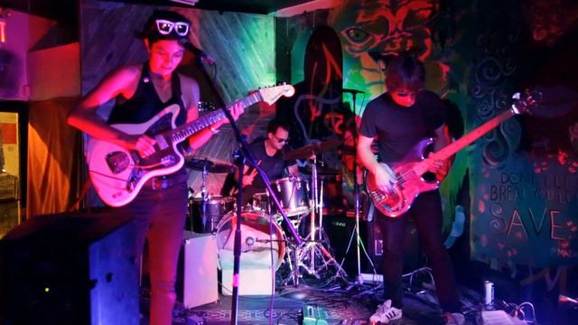 Unnatural Ways (Ava Mendoza, Tim Dahl, Sam Ospovat) - at Silent Barn, Brooklyn - Sept 7 2017 смотреть онлайн