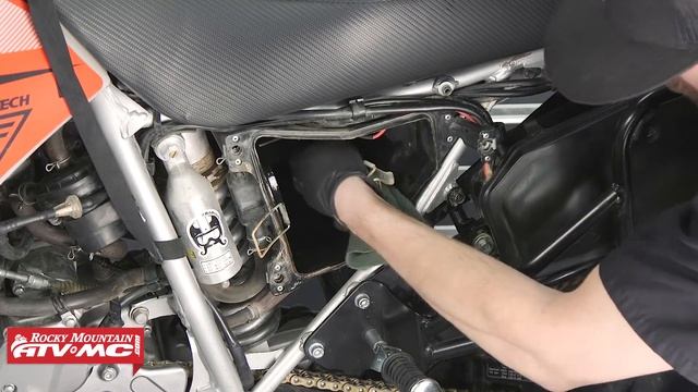 How To Replace the Air Filter on a Honda XR650L смотреть онлайн