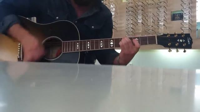 2011 Gibson Advanced Jumbo with Maple Sides смотреть онлайн