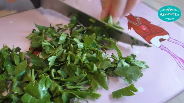 САЛАТ с говядиной, сыром и помидорами смотреть онлайн