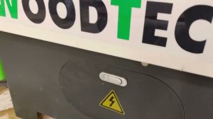 Форматно-раскроечный станок WoodTec 1600 в выставочном зале ООО СТАНКИ Все станки в работе