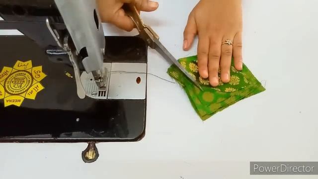 Very popular boat neck blouse design || cutting and stitching back neck design || blouse design смотреть онлайн