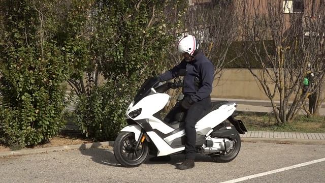 Test Keeway Vieste 300 | Motosx1000 смотреть онлайн
