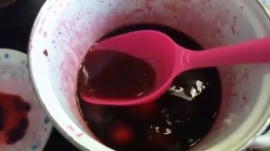 Красим яйца в зеленый цвет - натуральный краситель