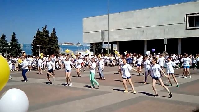 Флешмоб на Парад ангелов 01.06.2014 Ульяновск смотреть онлайн