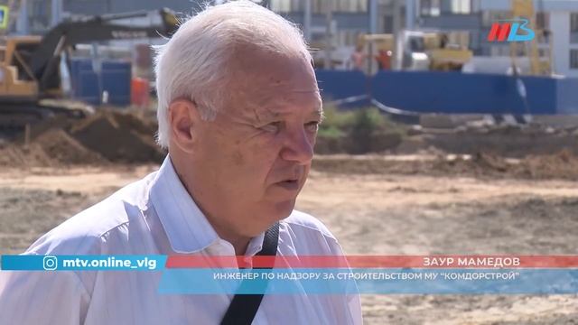 Основание будущей дороги в Родниковой долине одели в геотекстиль