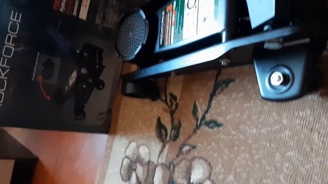 Распаковка — Подкатной домкрат RockForce RF-T830025 New смотреть онлайн