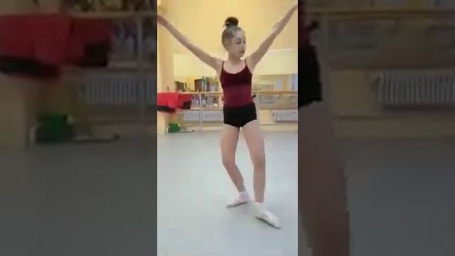 Комбинация по классическому танцу. смотреть онлайн