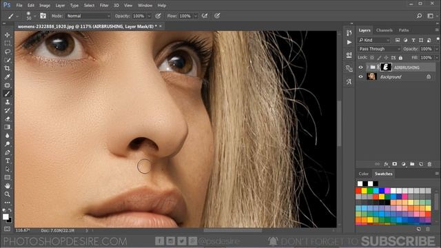 How to Airbrush Skin Naturally in Photoshop - Get Free Glamorous Airbrushing Retouch Action смотреть онлайн