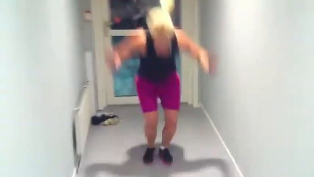 4klöverns Projekt - Elin Johansson gör 5 fystester смотреть онлайн