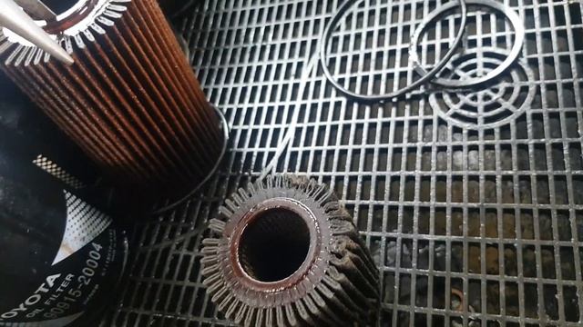 Сравниваем оригинальный масляный фильтр toyota и неоригинальный noname. Заметки. смотреть онлайн