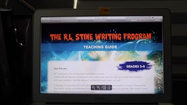 I TRIED WRITING LIKE R.L. STINE // a writing vlog смотреть онлайн