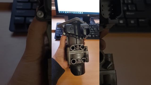 65. Главный тормозной кран Скания 1942899 смотреть онлайн