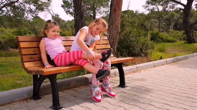 Family Play TV Детский канал на каникулах Видео для детей про путешествие к берегу моря смотреть онлайн