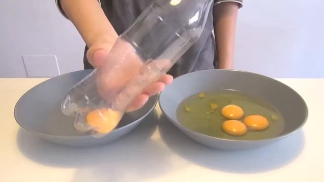 Как быстро и просто отделить Яичный желток от Белка с помощью бутылки
